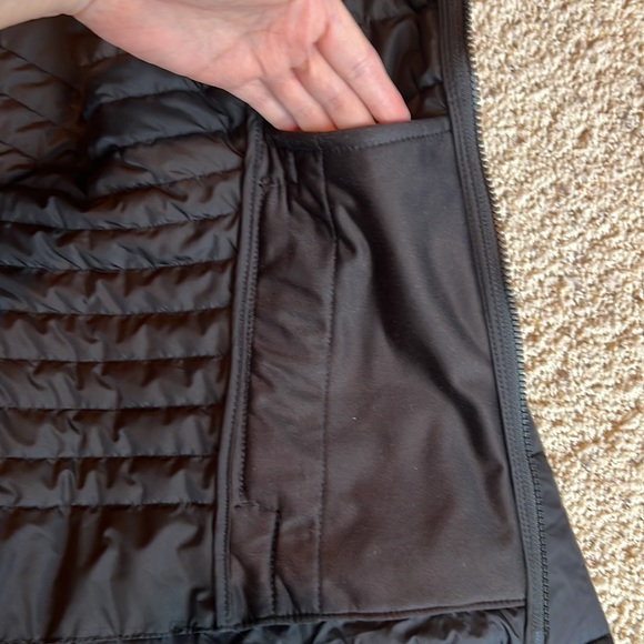Like new-EUC, black, The North Face packable winter jacket - Picture 5 of 13